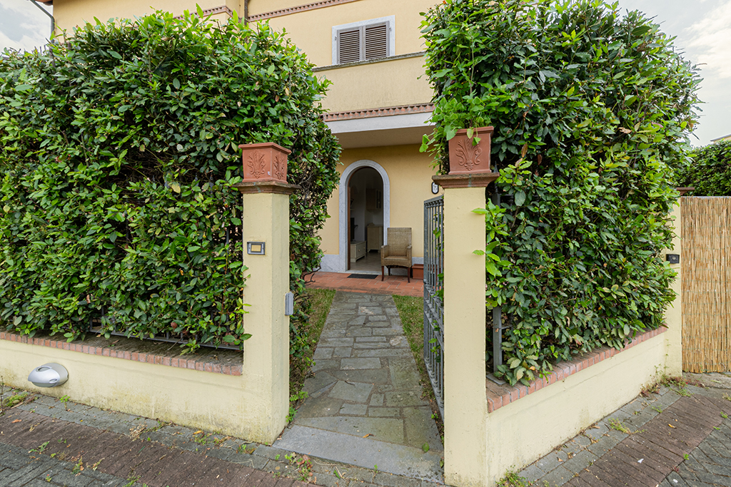 Villa vicino al mare con giardino