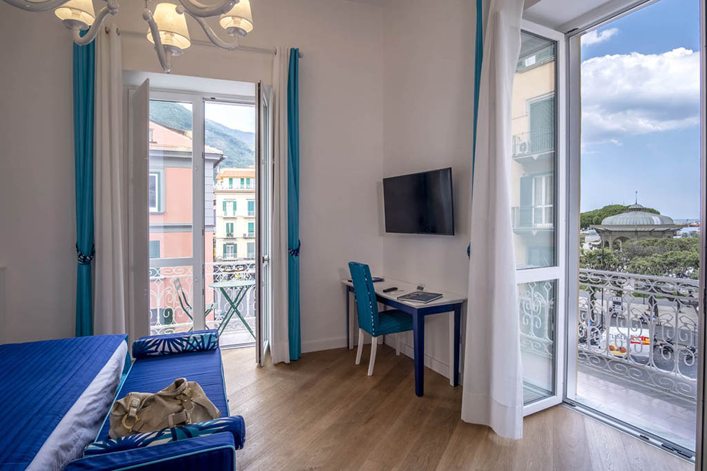 Sea View Luxury Apartment – Green