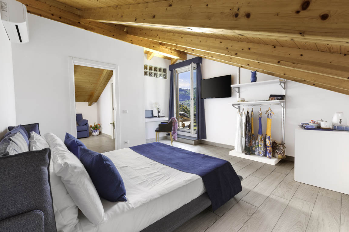 Eterea Charming Suite - Sapphire Suite